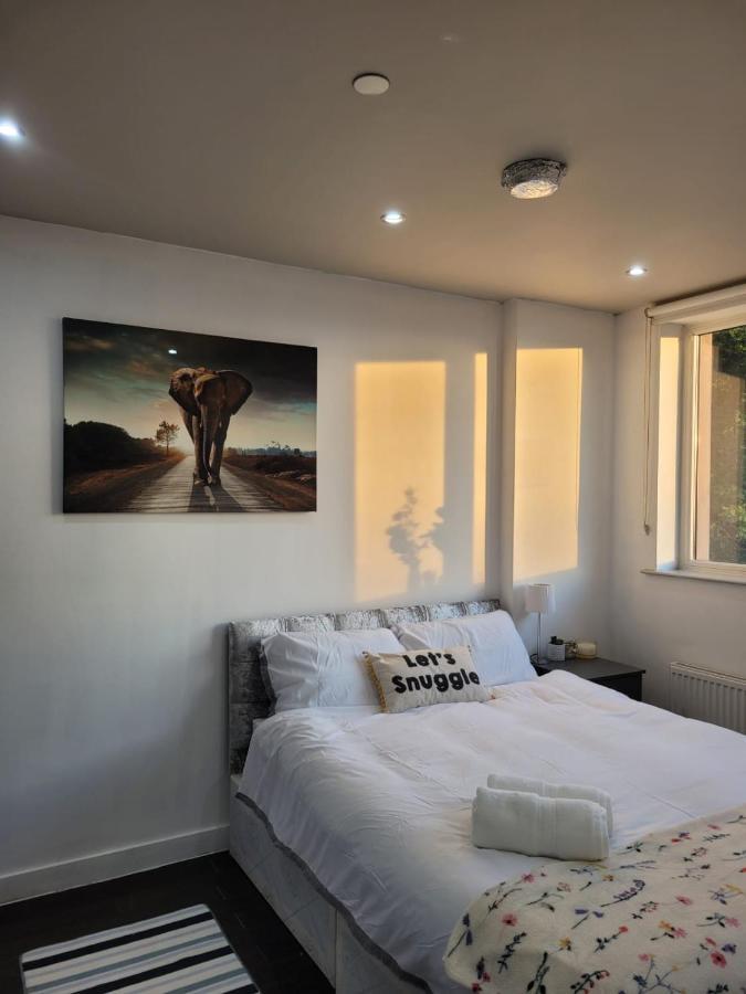 Amazing London 1 Bedroom Flat In Astral House As18 Norbury  Extérieur photo