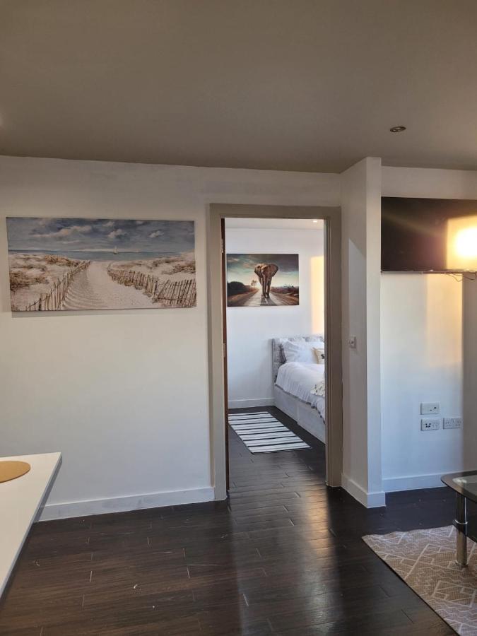 Amazing London 1 Bedroom Flat In Astral House As18 Norbury  Extérieur photo